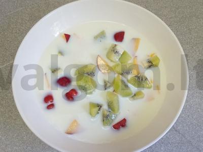 Mango, kivi, nektarino ir pieno kokteilis Žingsnis 4