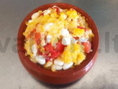 Kukurūzų košės, pomidorų ir varškės apkepas pagrindine nuotrauka