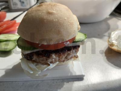 Namų hamburgeris su žuvies kotletu Žingsnis 10