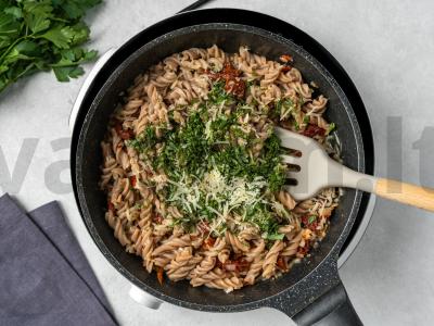 Makaronai su pomidorais ir rikota Žingsnis 6