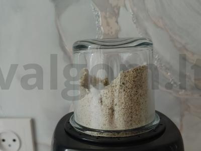 Saldus kokteilas su vyšnių sultimis ir moliūgų sėklomis Žingsnis 4