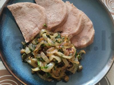 Jautienos liežuvis su kaparėliais pagrindine nuotrauka