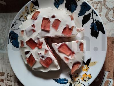 „Stiklinis tortas“ pagrindine nuotrauka