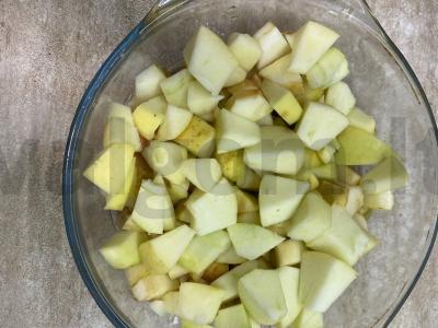 Biskvitinis pyragas su citrina, obuoliu ir lazdyno riešutais Žingsnis 1