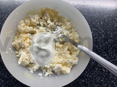 Tostai su varške, grietine ir abrikosais Žingsnis 2