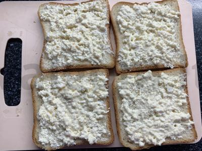 Tostai su varške, grietine ir abrikosais Žingsnis 3