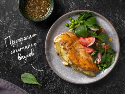 Vištienos krūtinėlė su obuoliais ir sūriu pagrindine nuotrauka