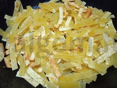 Kepta makaronai su rūkytų skoniu Žingsnis 2