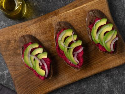 Sumuštinis su burokėlių humusu ir avokadu Žingsnis 5