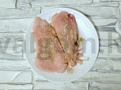 Švelni vištiena grietinėlės ir grybų padaže Žingsnis 3