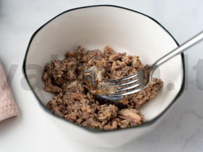 Žuvies konservų ir ryžių kotletai Žingsnis 3