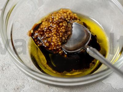 Salotos su kalakutiena, agurkais ir obuoliais Žingsnis 3