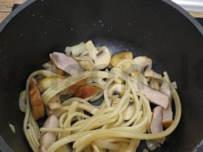 Makaronai su karpačiu, sūriu ir grybais Žingsnis 8