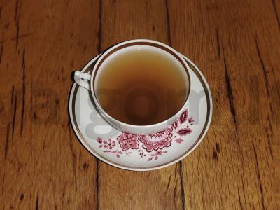 Mėtų arbata su agrastais ir cinamonu pagrindine nuotrauka