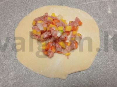 Mantai su kiaulienos faršu ir daržovėmis vakarienei Žingsnis 6