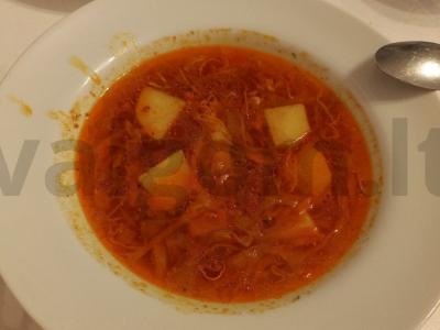 Borsčas vištienos sultinyje pagrindine nuotrauka