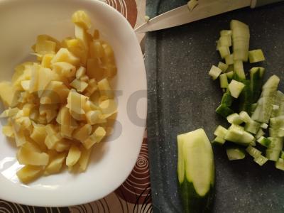 Menkių kepenėlių salotos su žirneliais ir kiaušiniu Žingsnis 4