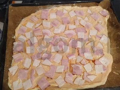 Pica su rūkytomis šoninėmis ir vištienos filė Žingsnis 5