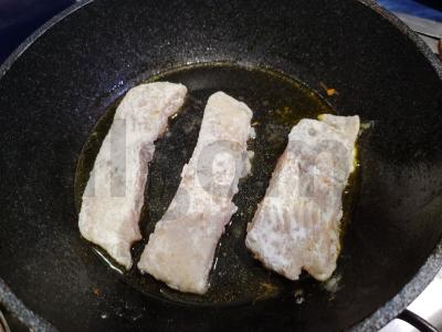 Žuvies filė su daržovėmis po sūriu Žingsnis 7