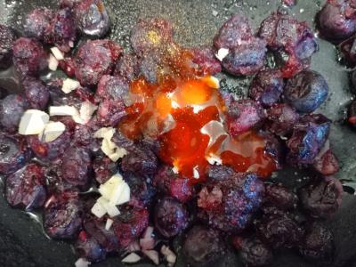 Kepti antis kojos su mėlynių padažu Žingsnis 6