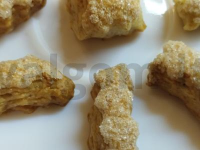 Vegetariški sausainiai su sėlenomis pagrindine nuotrauka