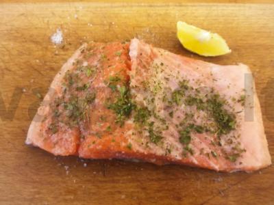 Sūdyta lašiša su žolelėmis Žingsnis 2