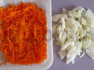 Makaronai su troškinta jautienos kepenimi Žingsnis 1