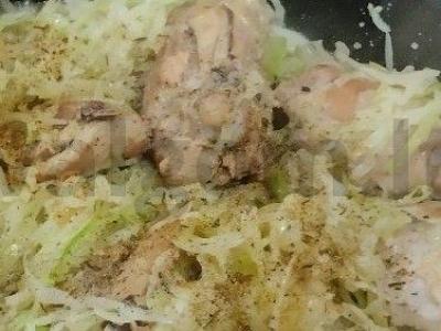 Skani čachochbili su pomidorų pasta ir kopūstais Žingsnis 5