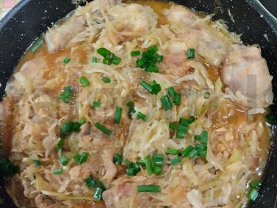 Skani čachochbili su pomidorų pasta ir kopūstais Žingsnis 7