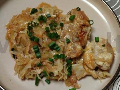 Skani čachochbili su pomidorų pasta ir kopūstais pagrindine nuotrauka