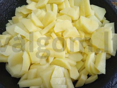 Pievagrybiai, kepti su bulvėmis alyvuogių aliejuje Žingsnis 3