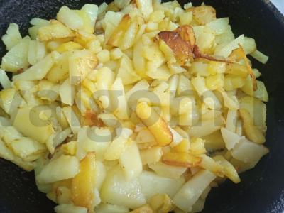 Pievagrybiai, kepti su bulvėmis alyvuogių aliejuje Žingsnis 4