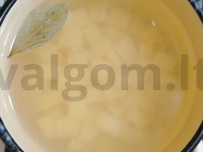 Vegetariškas sriuba su baltais konservuotais pupelėmis Žingsnis 1