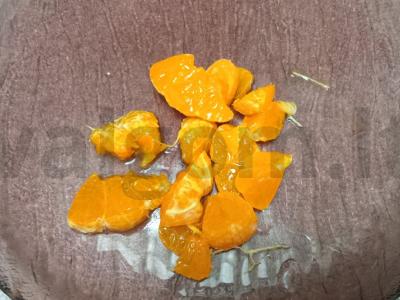 Kepti kiaulienos šonkauliukai, marinuoti mandarinų marinade Žingsnis 1