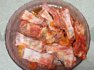 Kepti kiaulienos šonkauliukai, marinuoti mandarinų marinade Žingsnis 6