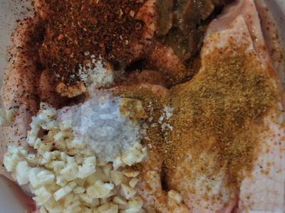 Puikūs šlaunelės pomidorų padaže Žingsnis 1