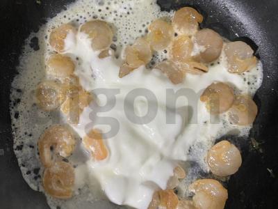 Grietinėlės makaronai su krevetėmis ir alyvuogėmis Žingsnis 6