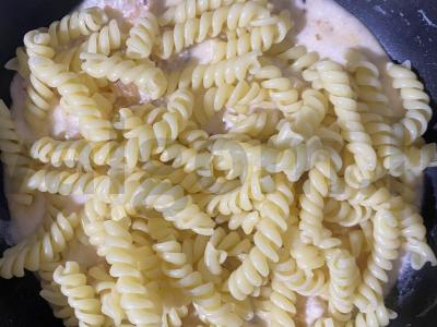 Grietinėlės makaronai su krevetėmis ir alyvuogėmis Žingsnis 11