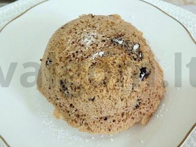 Šokoladinis keksiukas su raugintu pienu ir džiovintais slyvomis pagrindine nuotrauka