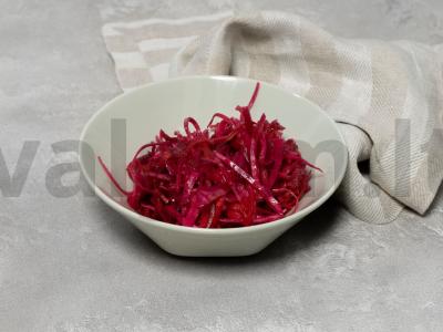 Marinuota salotų mišinys iš kopūstų, burokėlių ir morkų pagrindine nuotrauka