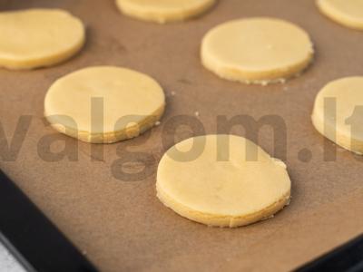 Pavasariniai sausainiai su gėlėmis Žingsnis 4