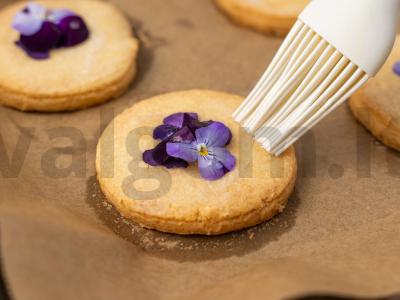 Pavasariniai sausainiai su gėlėmis Žingsnis 5