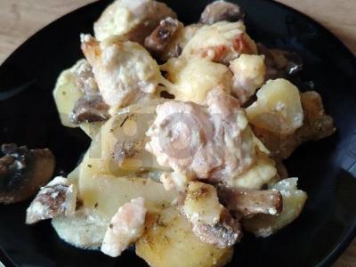 Indėnų troškinys su daržovėmis ir grybais pagrindine nuotrauka