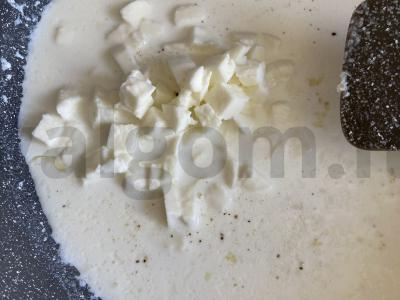 Grietinėlės česnako padažas su mocarela Žingsnis 3