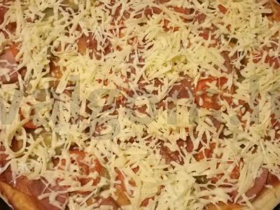 Pica „Namų“ su dviem sūrio rūšimis Žingsnis 9