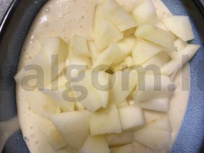 Kukurūzų miltų šarlotė Žingsnis 2