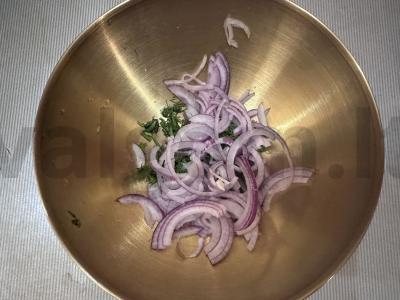 Salotos su raugintais kopūstais ir žirniais Žingsnis 2