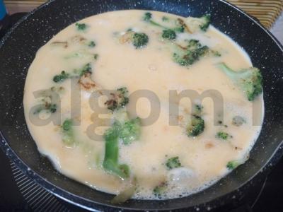 Paprastas omletas su brokoliais Žingsnis 4