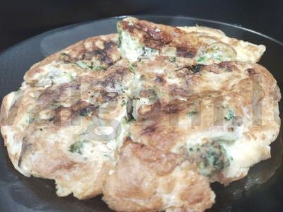 Paprastas omletas su brokoliais pagrindine nuotrauka