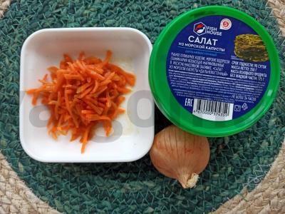 Aštrus jūros dumblių salotas su morkomis korėjietiškai Žingsnis 1